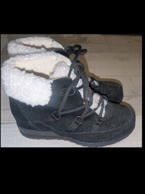 SOREL Evie Cozy Lace black Suede Waterproof Faux Shearling Boots Womens Sz 8